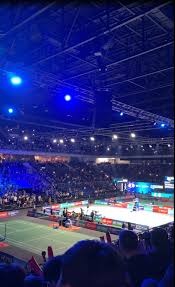 太阳报：B费夺冠面无表情，曼联球迷社媒盛赞他为称职队长